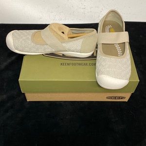 each pair NWT Keen Sienna Mary Janes